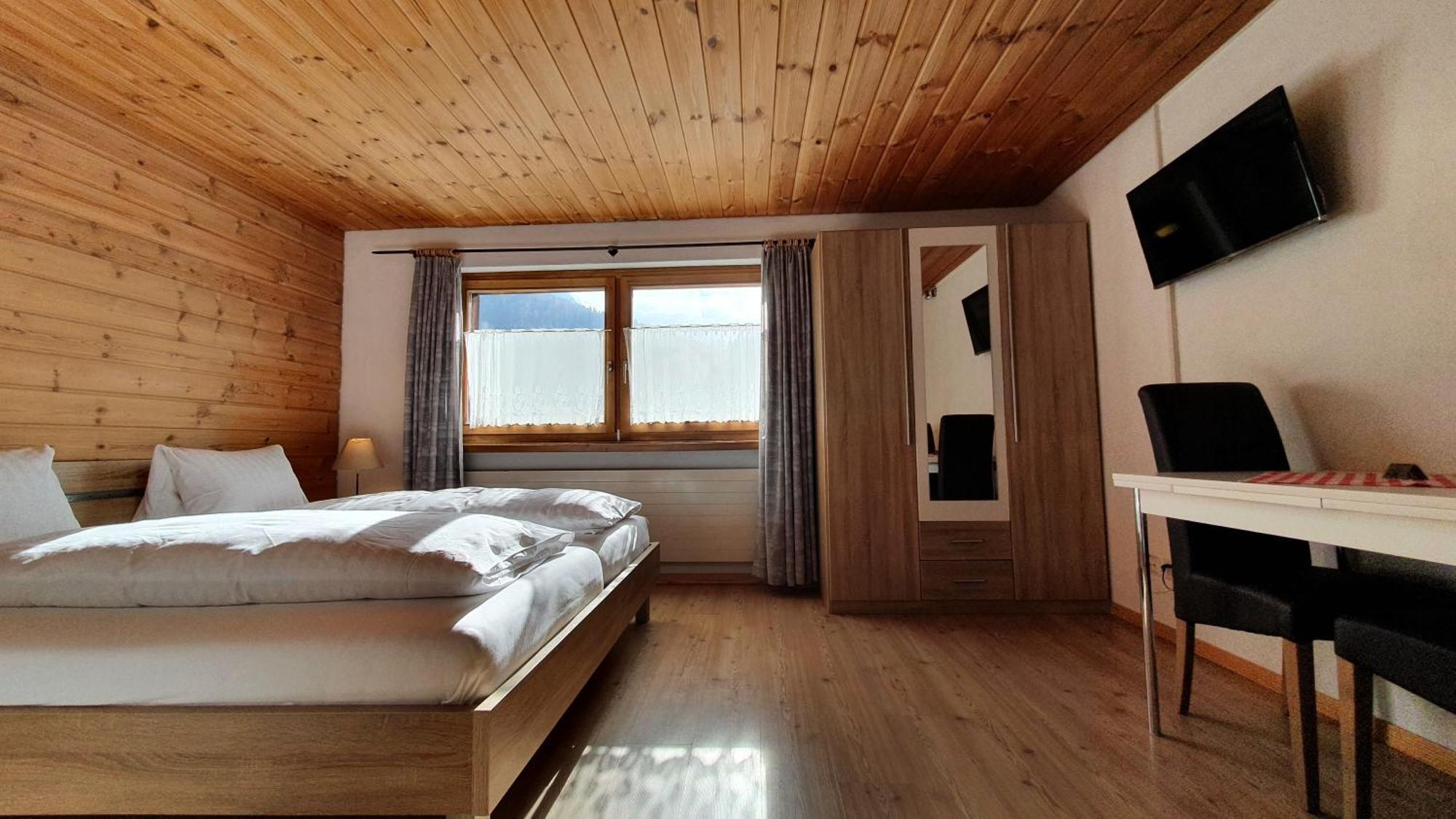 Splügen Hotel Suretta מראה חיצוני תמונה